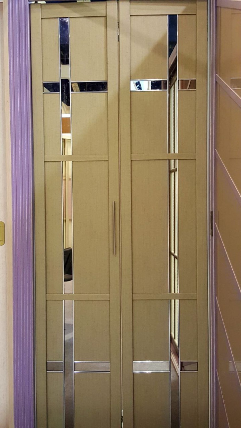 Двери гармошка шпонированные с зеркальным декором Мытищи